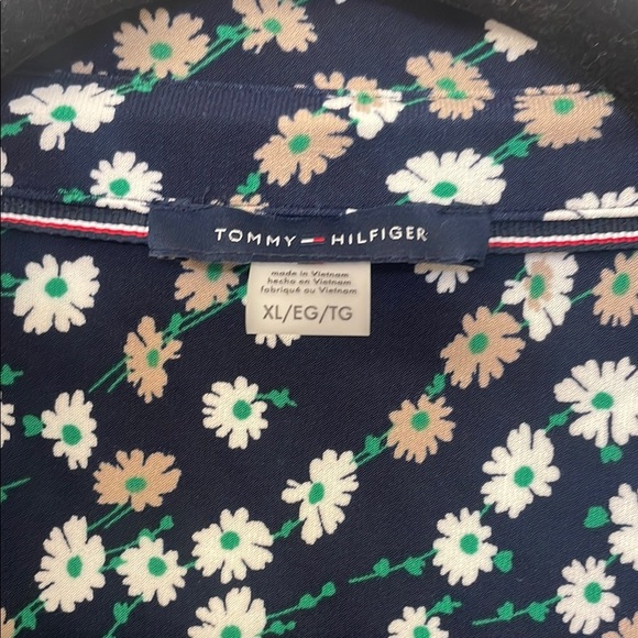 Tommy Hilfiger Blue and White Floral Notched Collar Blouse with Cuffed Sleeves - Picture 2 of 7